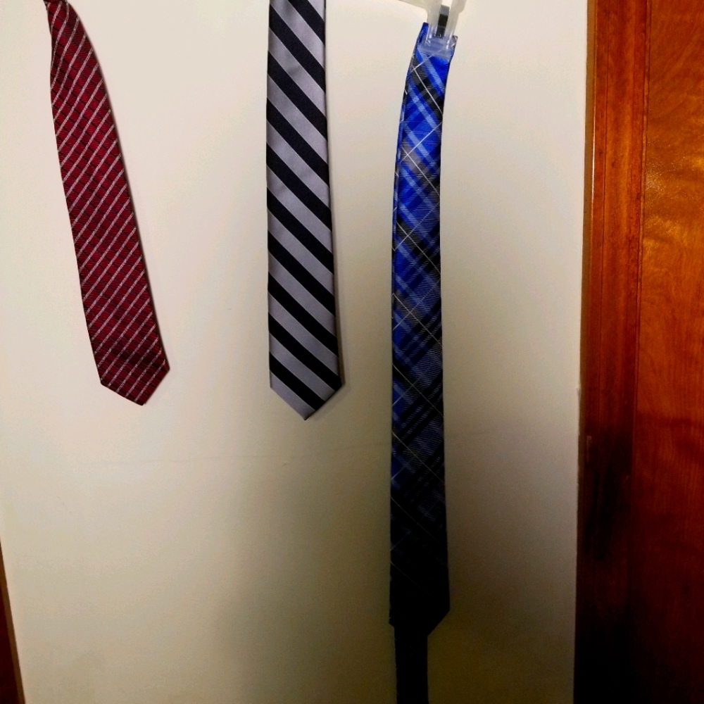 2 Izod boys ties